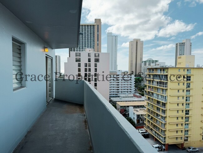 Building Photo - 0036BRU