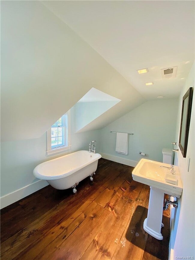 Building Photo - 333 Hook Rd