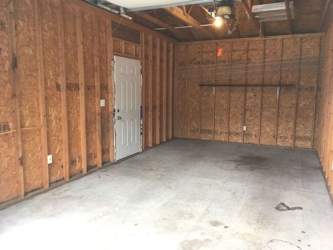 Building Photo - Main level living, brick duplex in quiet N...