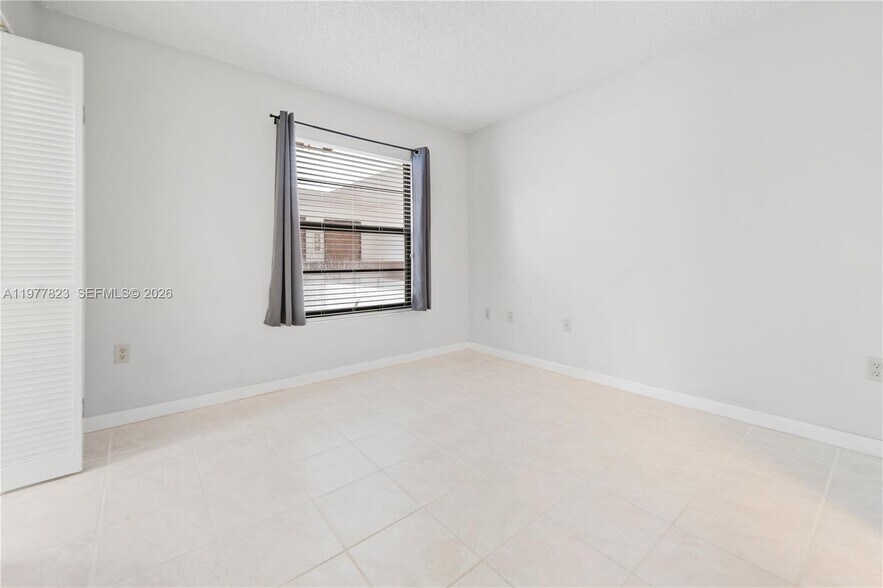 Building Photo - 9140 SW 123rd Ct