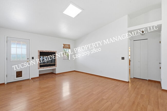 Building Photo - 2531 W Glenbrook Way