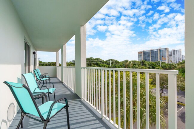 Building Photo - 950 Ponce De Leon Rd