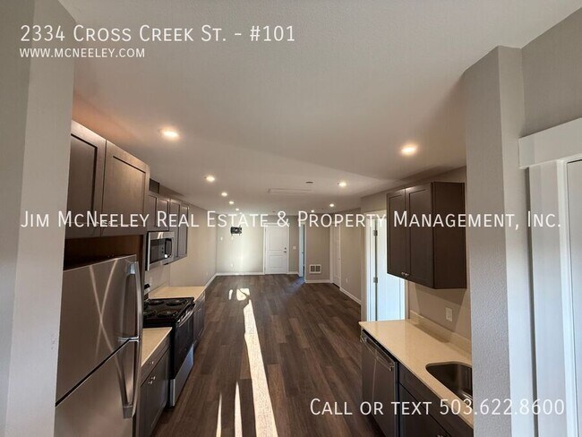 Building Photo - 2334 Cross Creek St