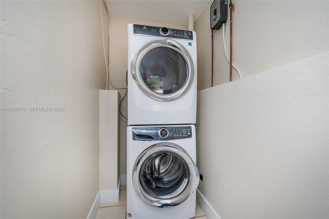 Building Photo - 5626 SW 69th Ave