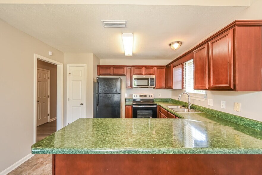 Building Photo - 1303 Tonya Dr