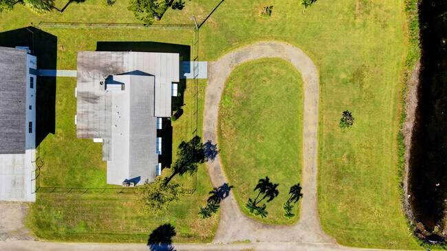 Building Photo - 6698 Belvedere Rd