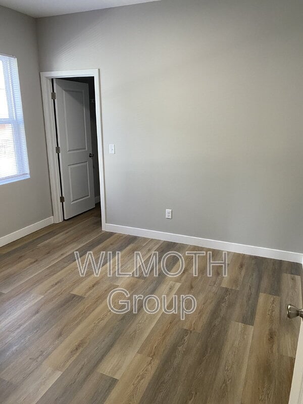 Building Photo - 929 N Beville Ave