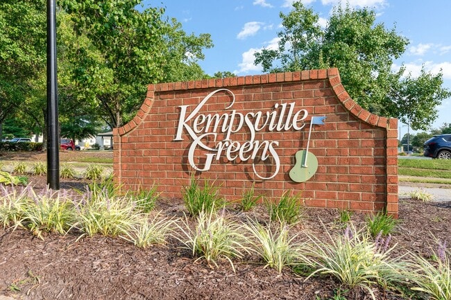 Building Photo - Immaculate 3bedroom 2.5 Townhouse on Kempsville Green Gold Couse