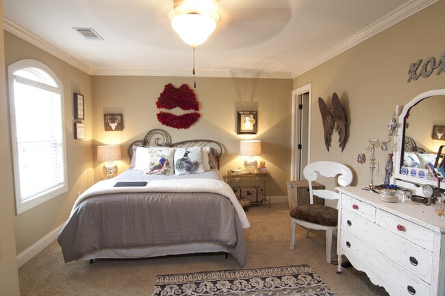 Building Photo - Falls Grove