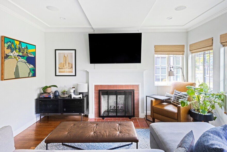 Building Photo - 1772 S Orange Grove Ave