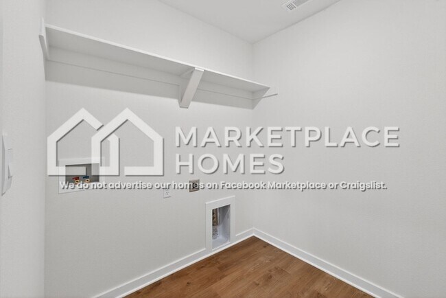 Building Photo - 3050 Rosalee Ln