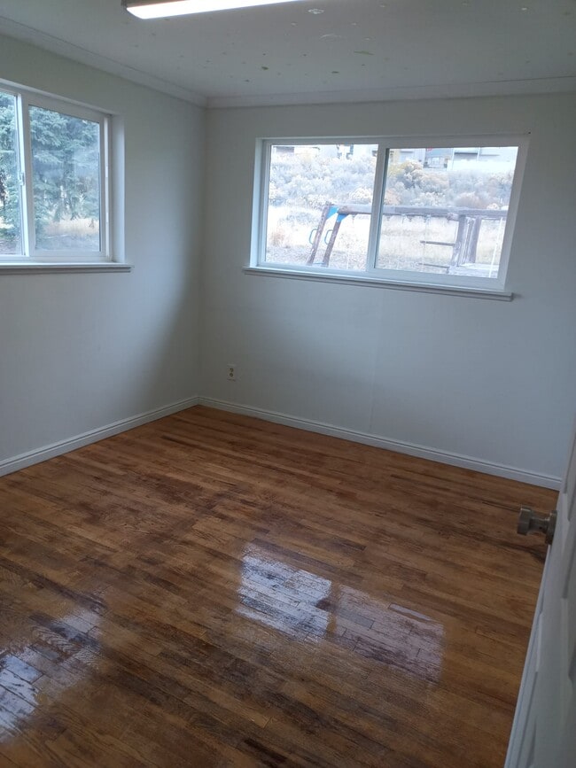 Building Photo - 2836 Canyon Rd