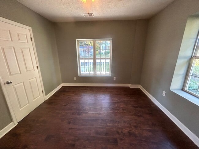 Building Photo - 3530 Beaumont Ave