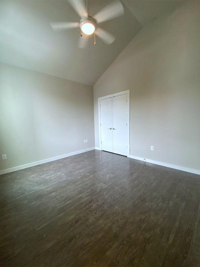 Building Photo - Beautiful Home Move in Ready Located minutes from Southtown!