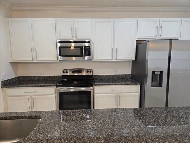 Building Photo - 2246 Waukegan Dr