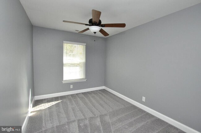Building Photo - 1806B Ralston Dr