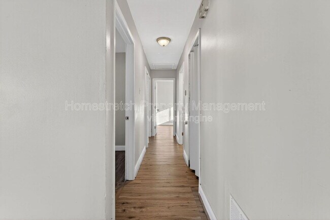 Building Photo - 1700 Kay Dr