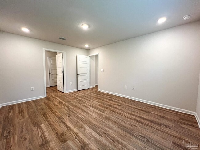 Building Photo - 6351 Burrow Ln