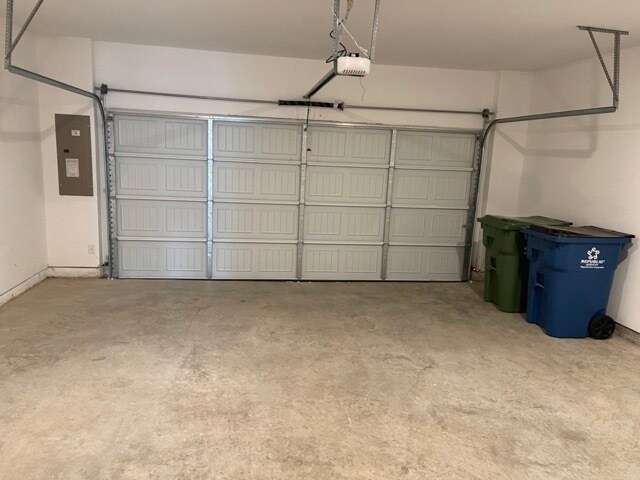 Building Photo - 233 Bridgewater Ave