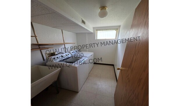 Building Photo - Spacious 4-bedroom, 3-bath home on West end Billings