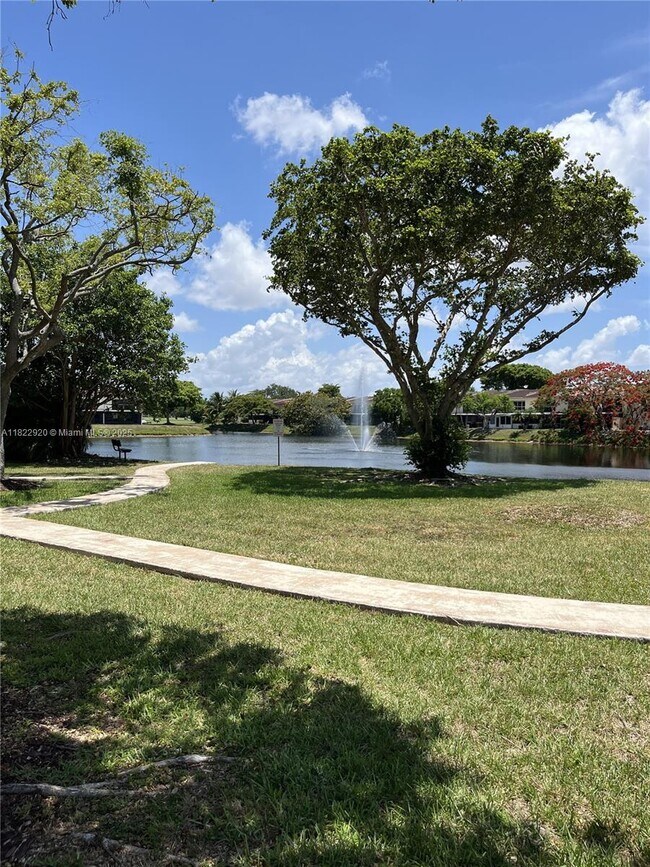 Building Photo - 14327 Kendale Lakes Cir