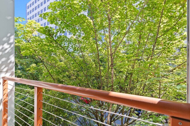 Building Photo - Modern Air Conditioned South Lake Union Loft