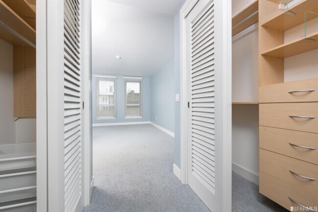 Building Photo - 229 Brannan St
