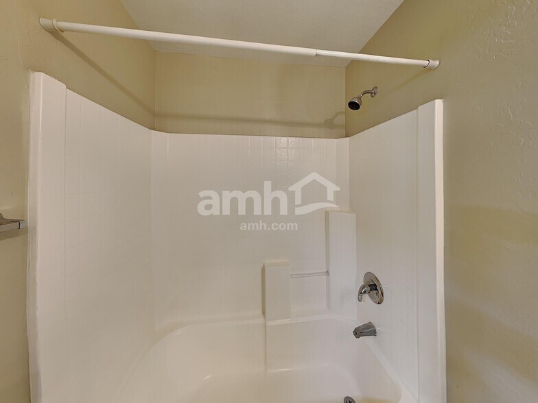 Building Photo - 2472 W Cool Water Way