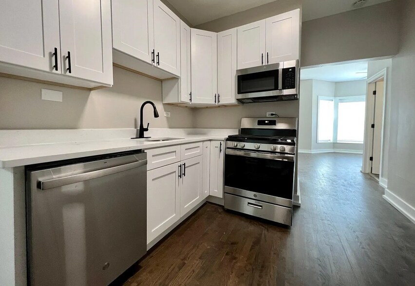 Building Photo - 2309 N Milwaukee Ave