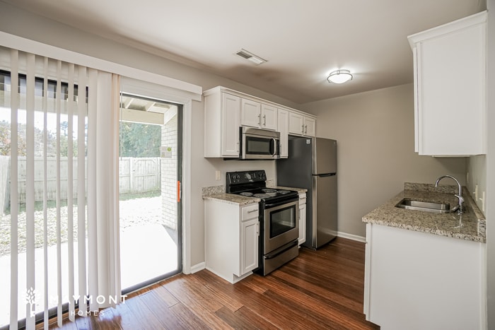 Building Photo - 1317 Mathis Ferry Rd