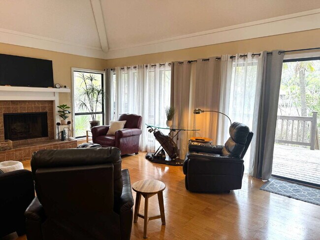 Building Photo - Furnished Moss Creek Golf Cottage
