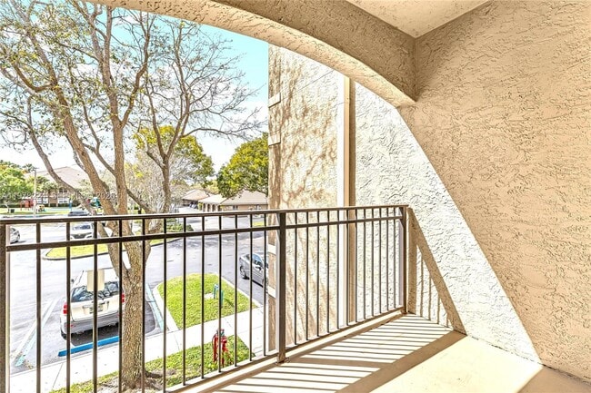 Building Photo - 101 SW 117th Ave