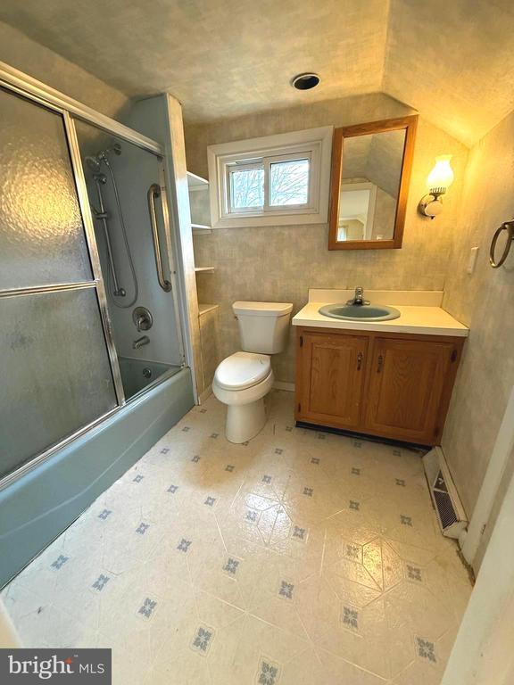 Building Photo - 4324 Valley Rd