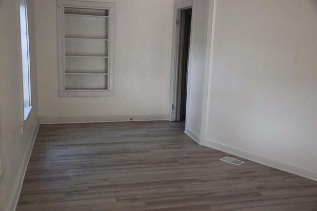 Building Photo - 326 Dixie St