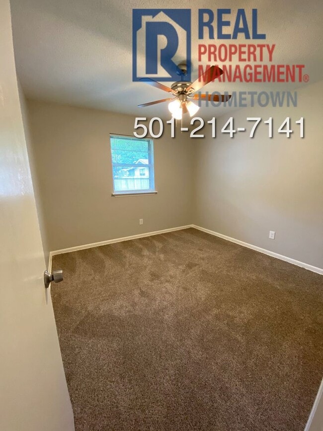 Building Photo - 501 Pamela Dr