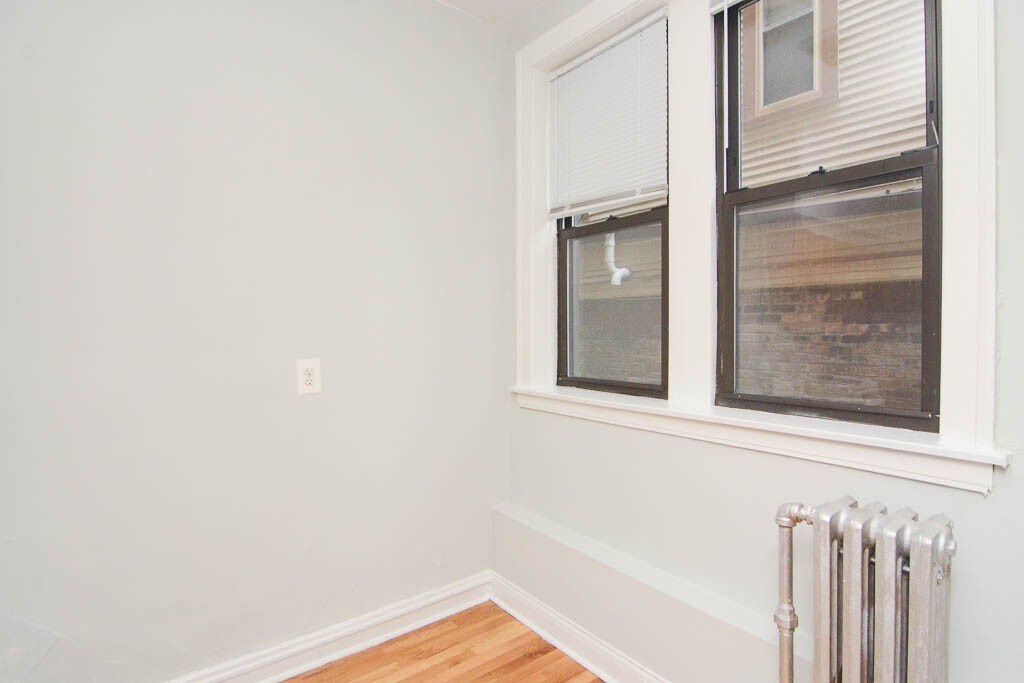 Building Photo - 4752 N Paulina St