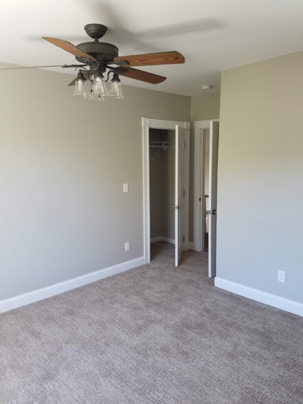 Building Photo - 127 Bartlett St