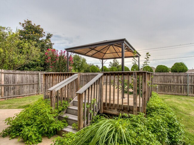 Building Photo - Stunning Open-Concept Home with Luxury Primary Suite & Outdoor Living