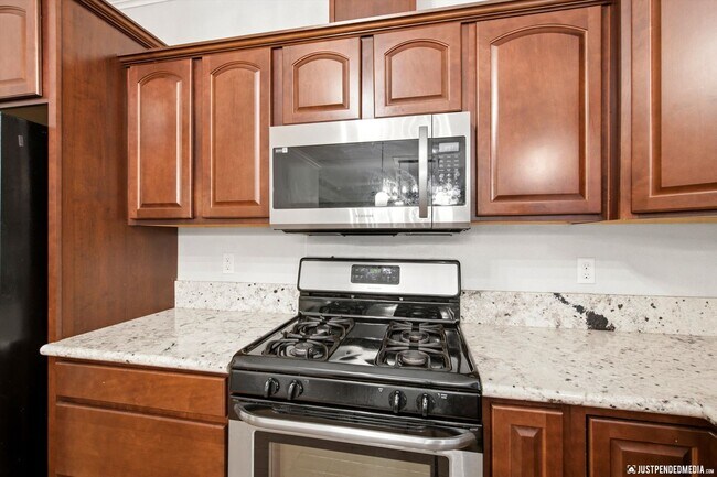 Building Photo - 13259 Rosser Dr