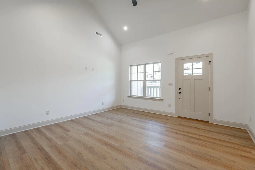 Building Photo - 208 Wheeler Ave