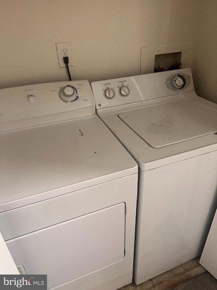 Building Photo - 329 Shawmont Ave