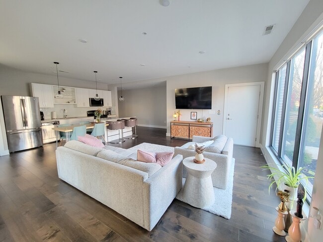 Building Photo - 1020 Pennsylvania Ave