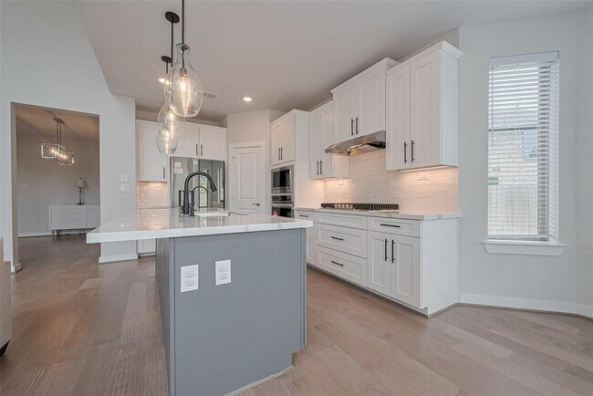 Building Photo - 307 Roselle Leaf Dr