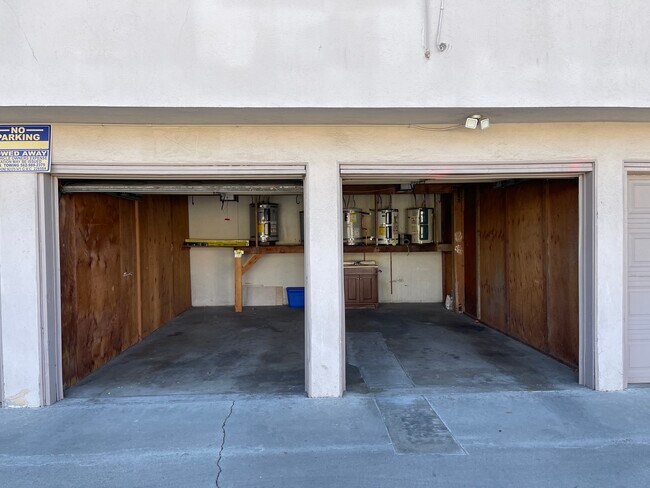 Building Photo - 3045 E Theresa St