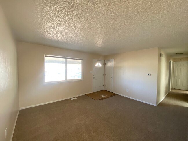 Building Photo - single family home