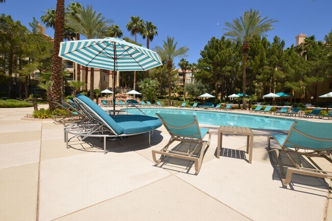 Building Photo - 270 E Flamingo Rd