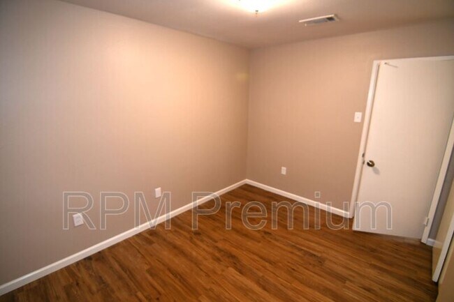 Building Photo - 3454 Harrison St