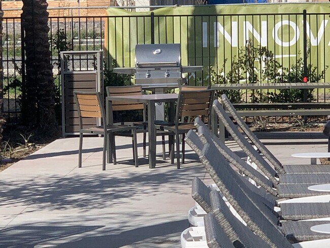 Building Photo - 4BD/3.5B Home in Dublin's Boulevard Community, a Stone's Throw Away From Persimmon and Hacienda!