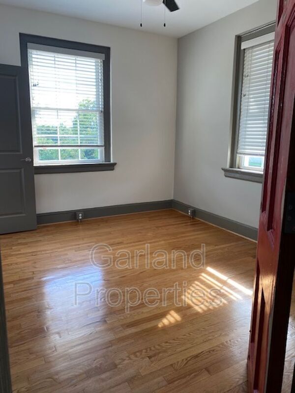 Building Photo - 821 Salem Ave SW