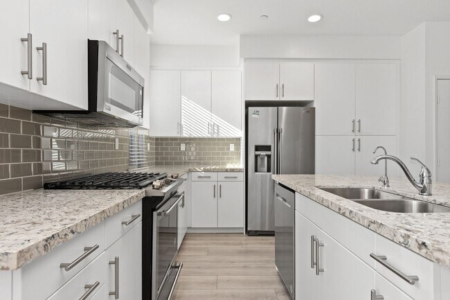 Building Photo - 4 bedroom - Pacific Ridge in Oceanside